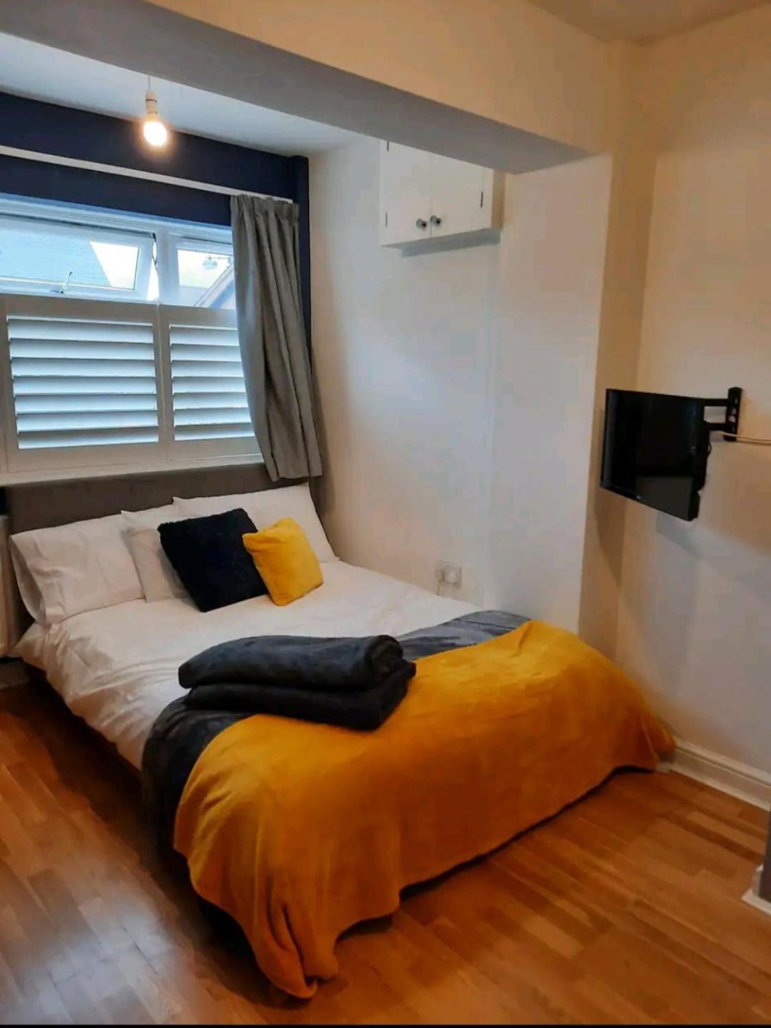 Double Room With Ensuite Close To Silverstone Whittlebury Exterior foto